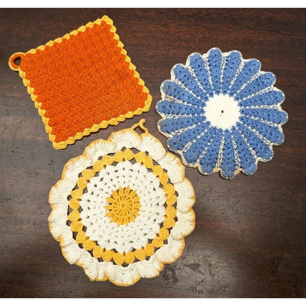 Vintage Handmade Crochet Potholders Lot of 3 Farmhouse Cottage Kitchen Retro - Picture 2 of 7